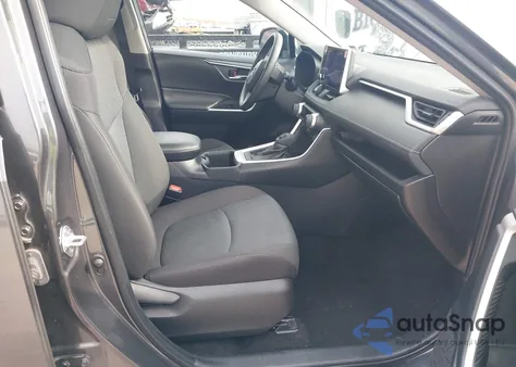 2024 Toyota Rav4 Xle z USA, uszkodzony, nr VIN 2T3W1RFV5RW333902